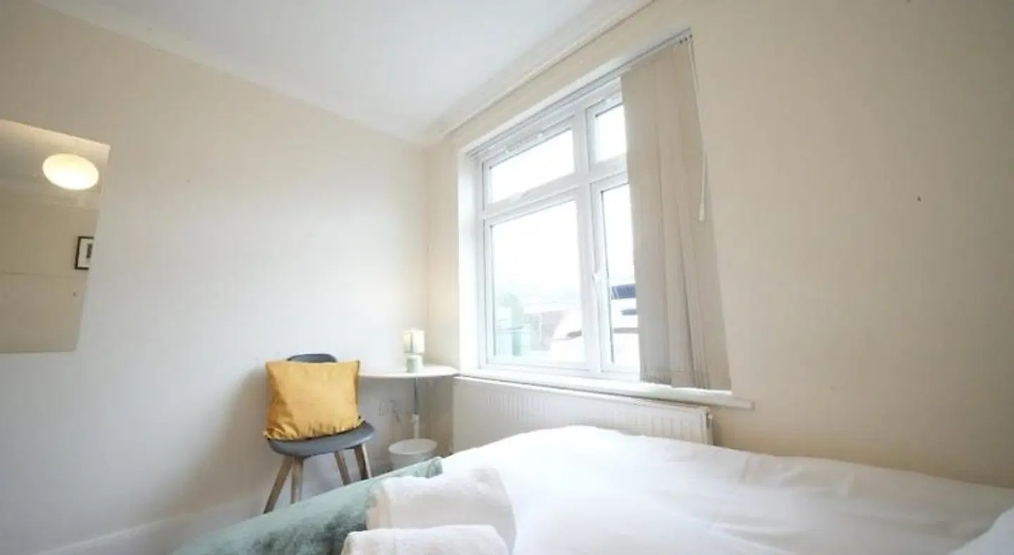 The Close Airport ROOM_EXAMPLE
