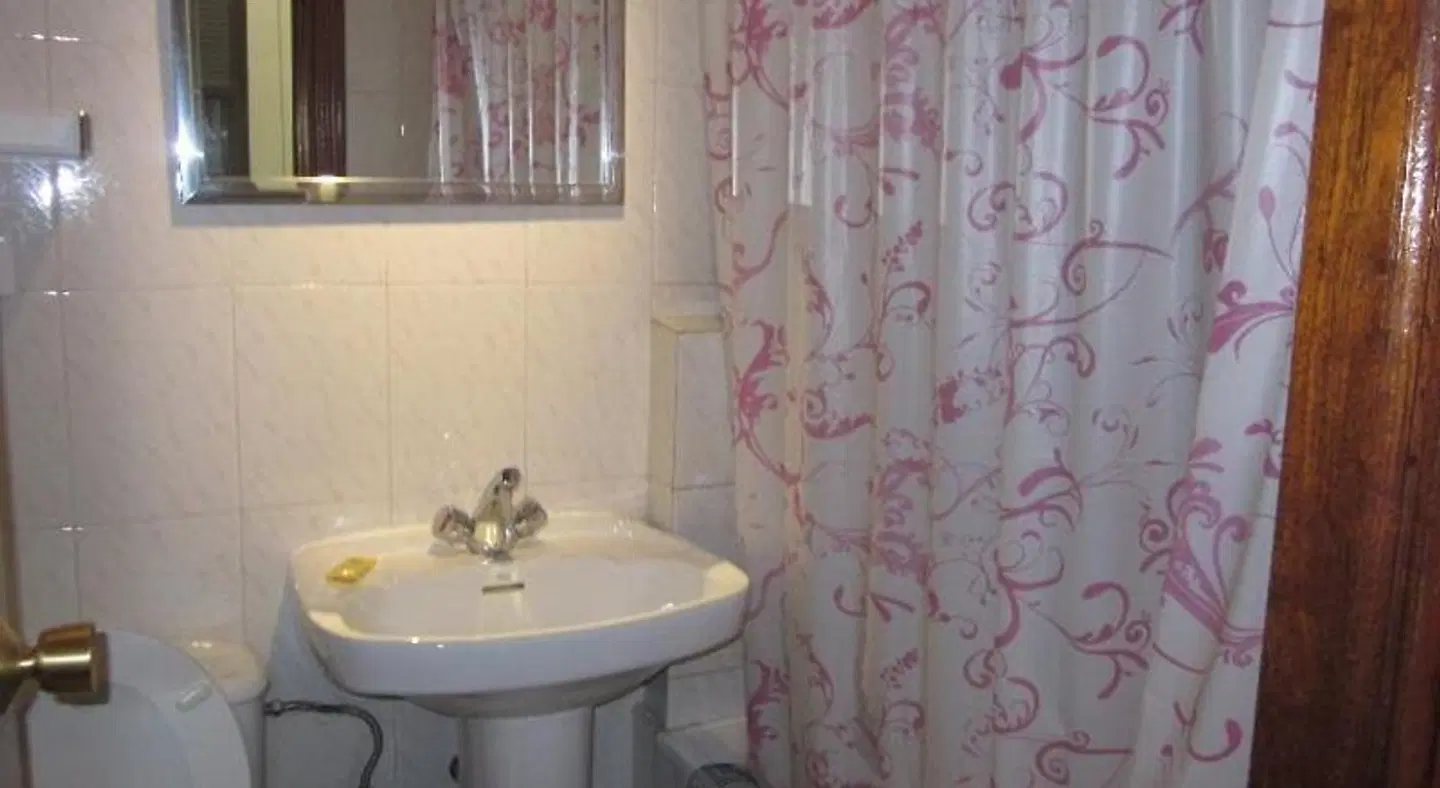 HOSTAL SPLENDID Badezimmer