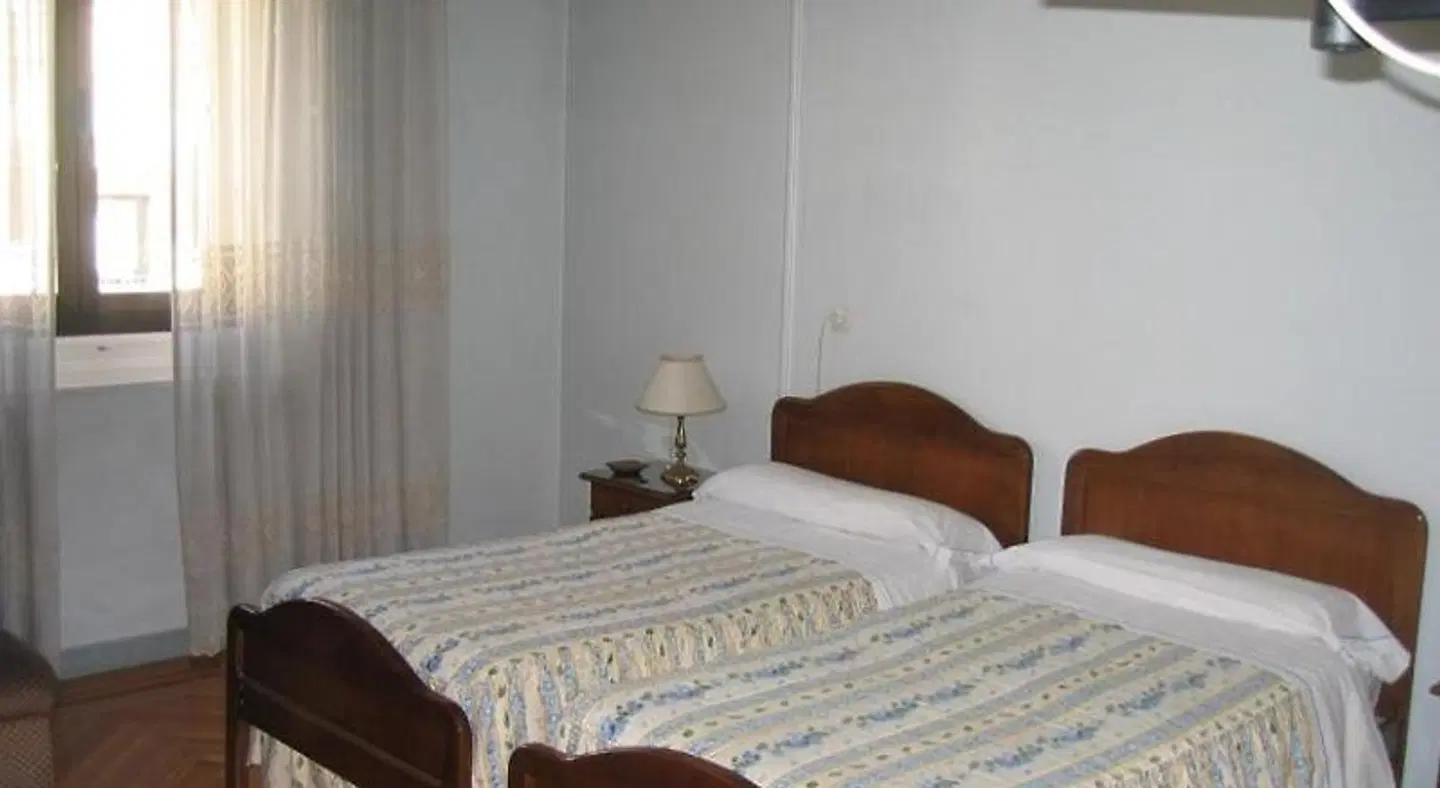HOSTAL SPLENDID ROOM_EXAMPLE