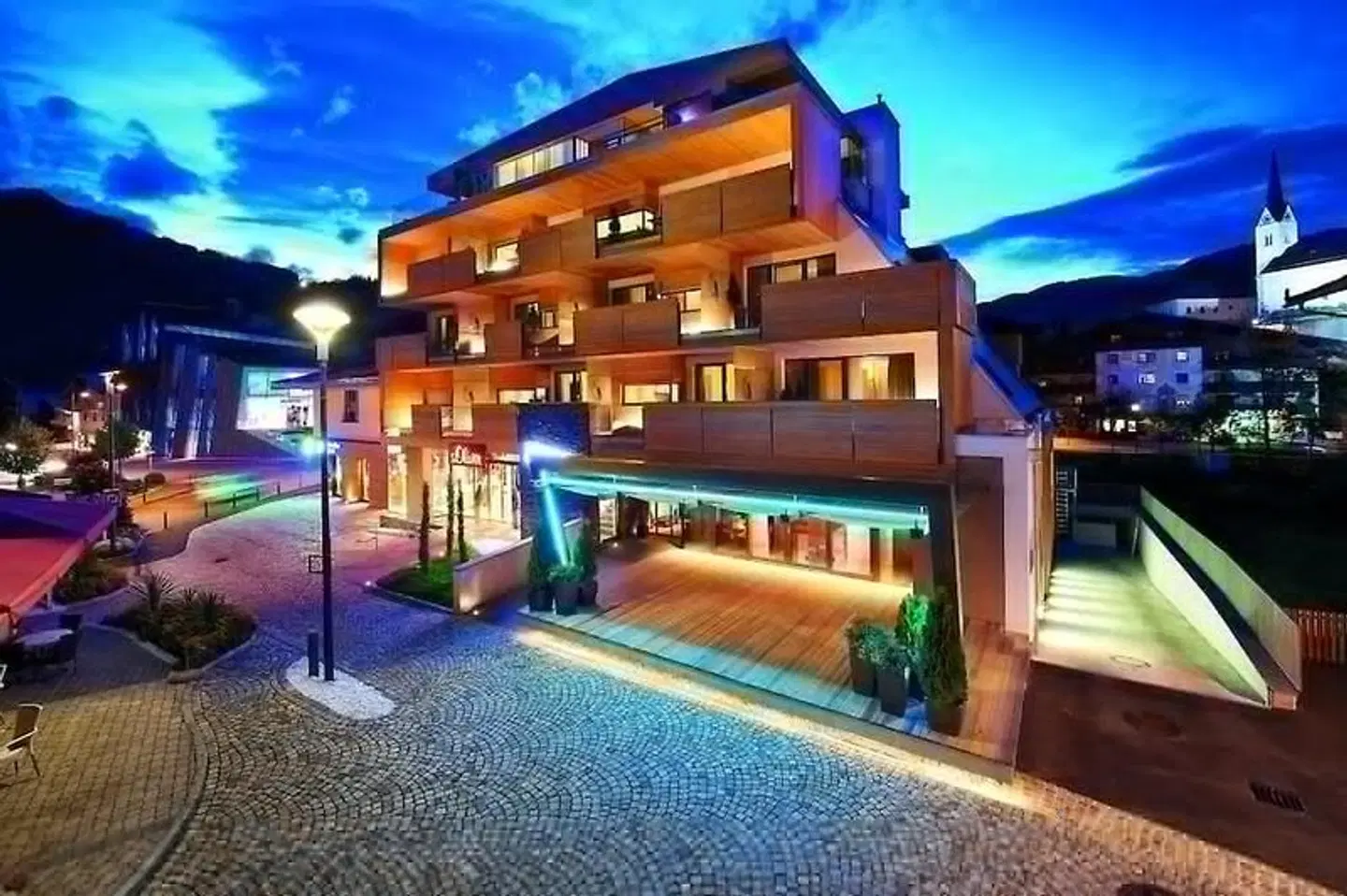 Lederer's living EXTERIOR