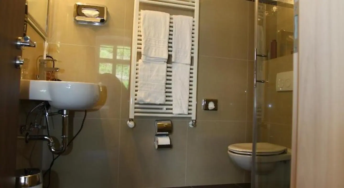 OSTERIA DEL VINO COCHEM Badezimmer