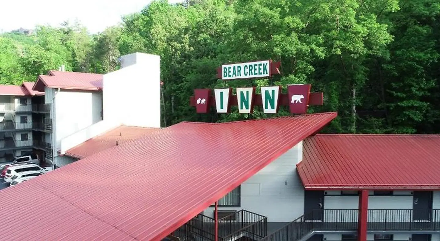 Bear Creek Inn EXTERIOR