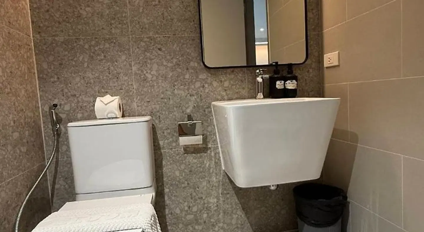 P168 Hostel Badezimmer