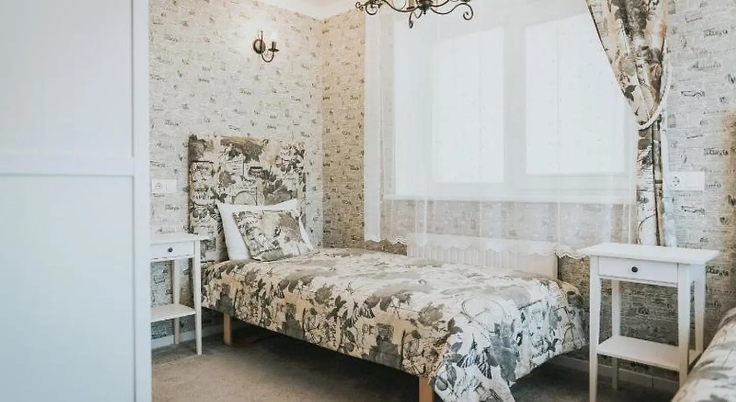 Van Vila ROOM_EXAMPLE
