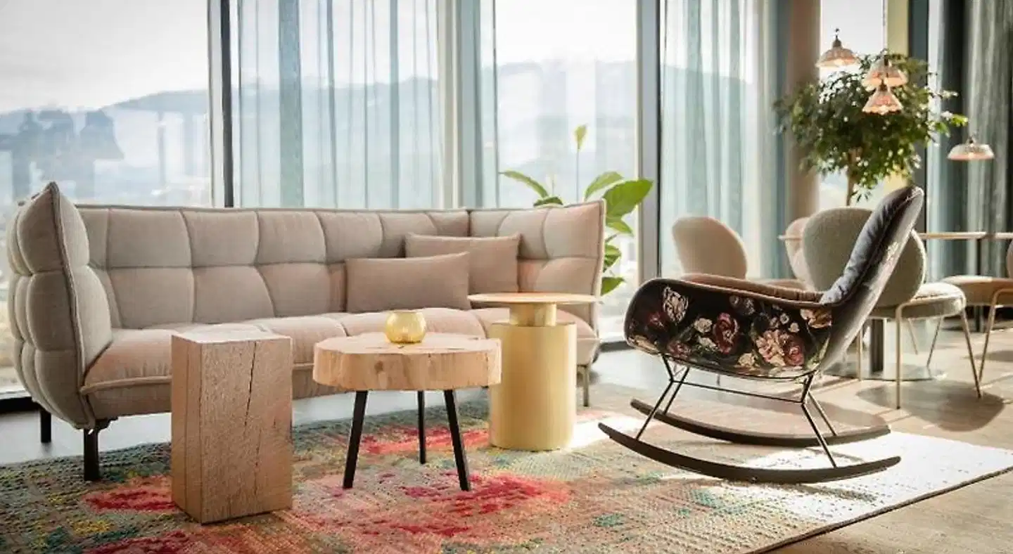 Motel One Innsbruck Lobby