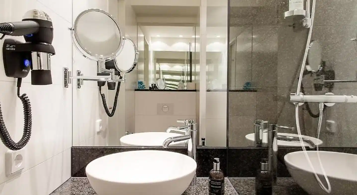 Motel One München-Haidhausen Badezimmer