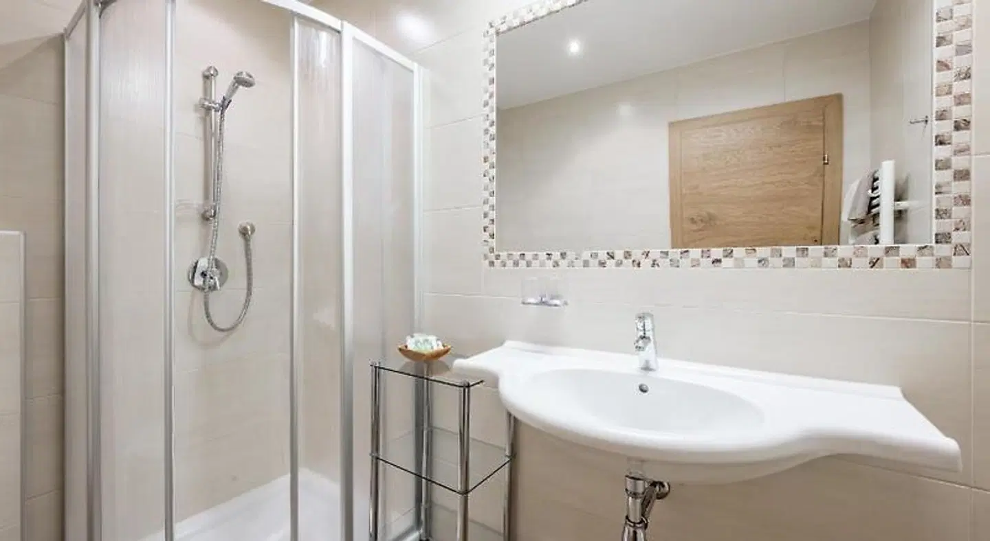 Residenz Allegra Pension Badezimmer