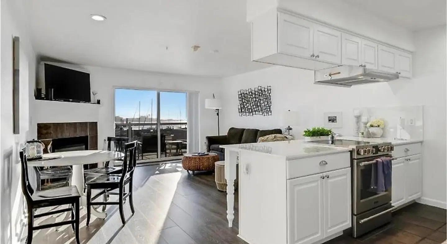 The Landing at Newport Condominium Hotel ROOM_EXAMPLE