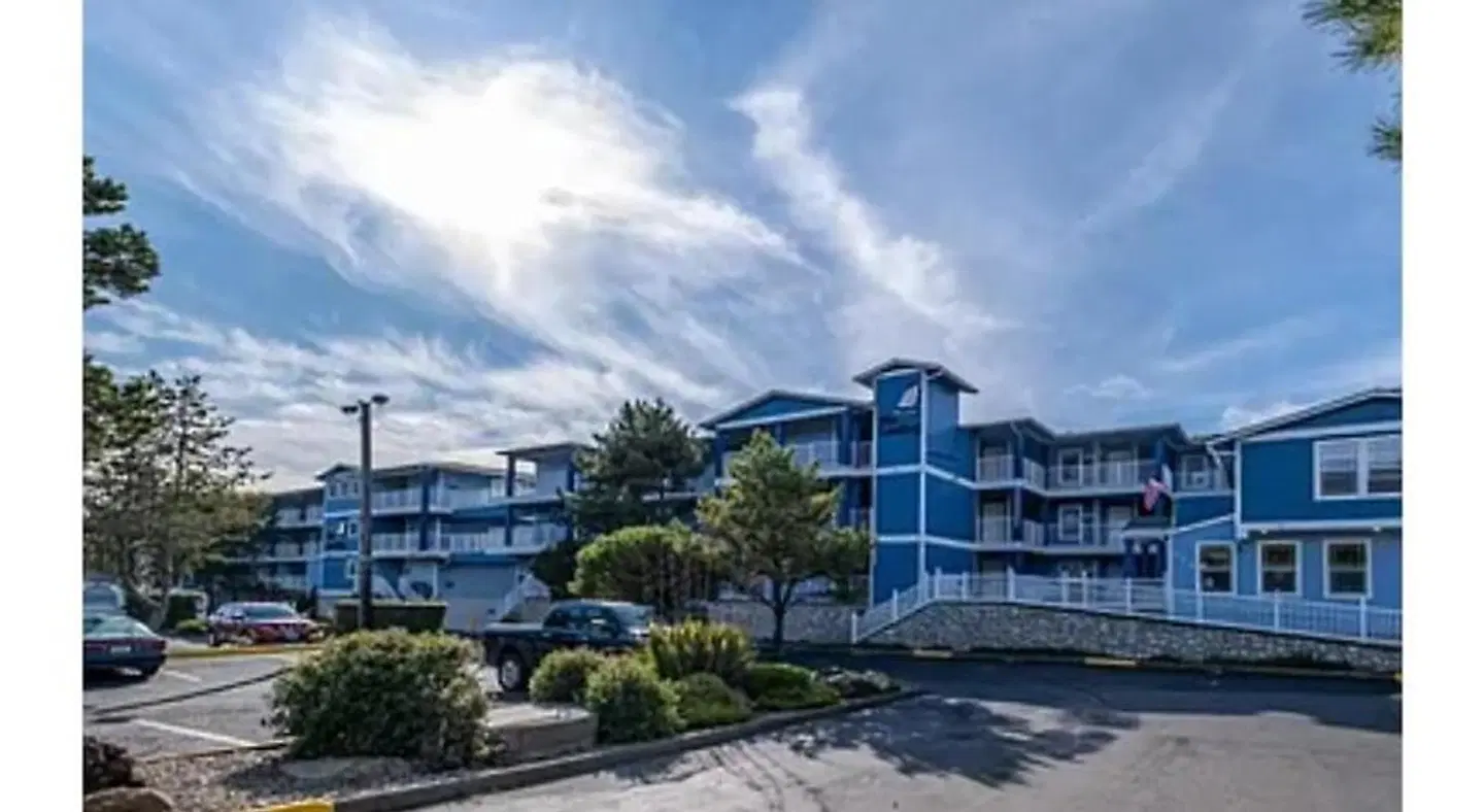 The Landing at Newport Condominium Hotel EXTERIOR
