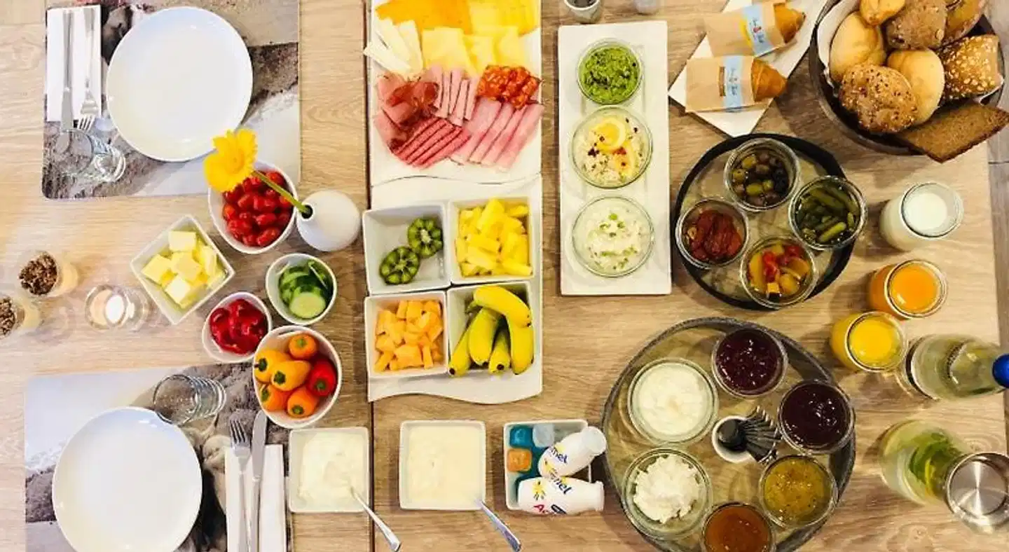 Bayern Resort Hotel garni & Apartments & Fewo Restaurant