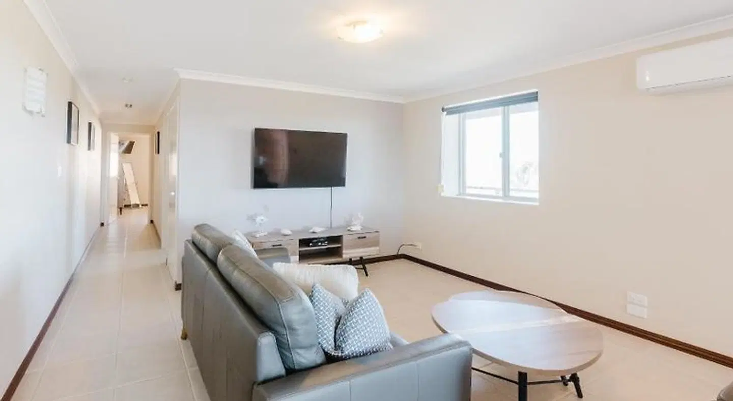 Peoples Park ROOM_EXAMPLE