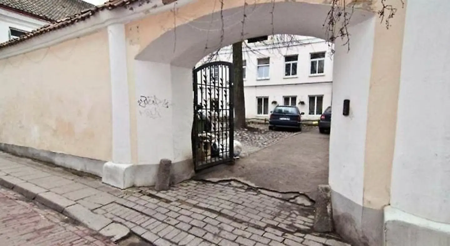 President Apartments EXTERIOR