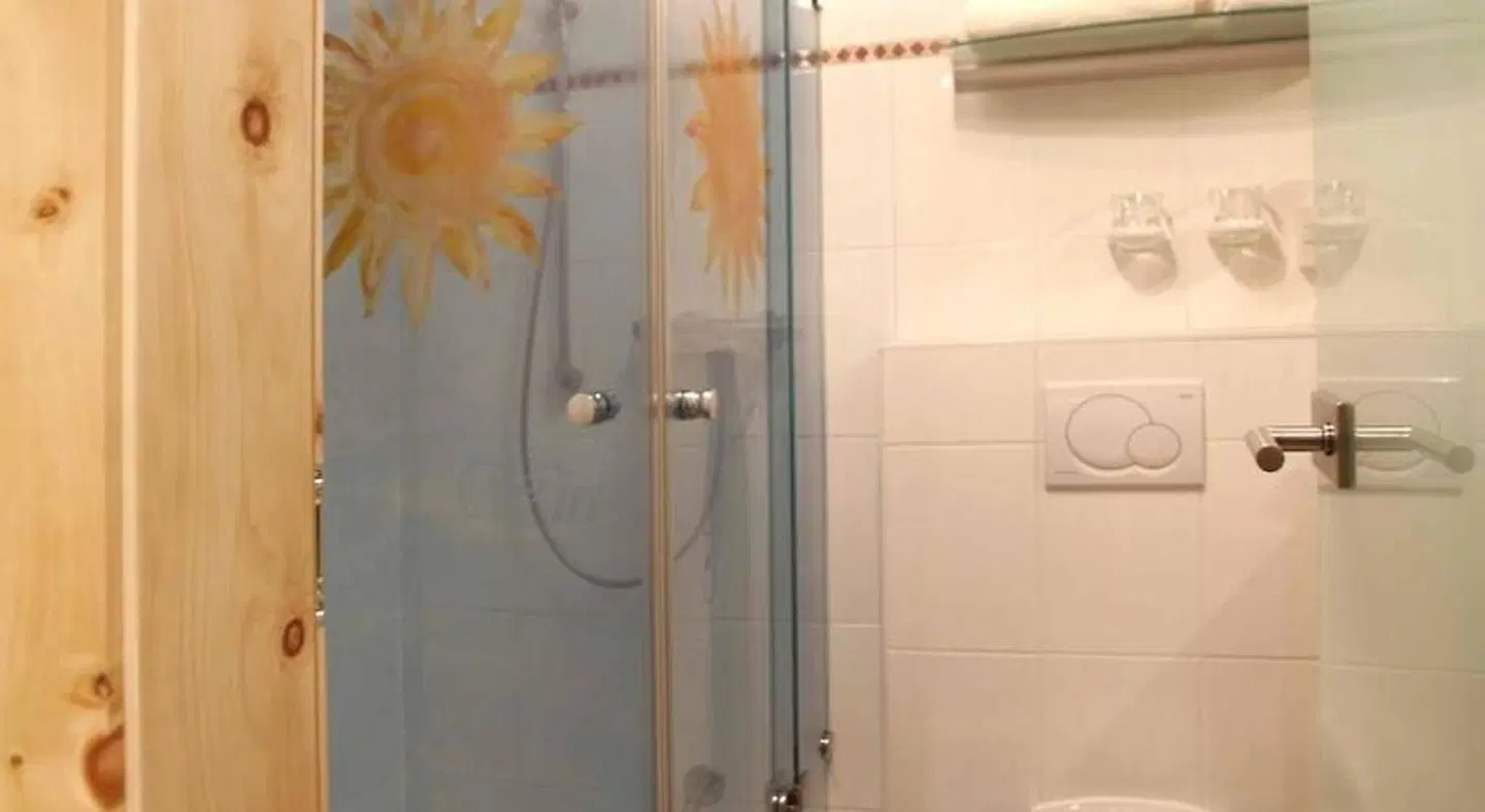 Mariandl - Zum Singenden Wirt Badezimmer