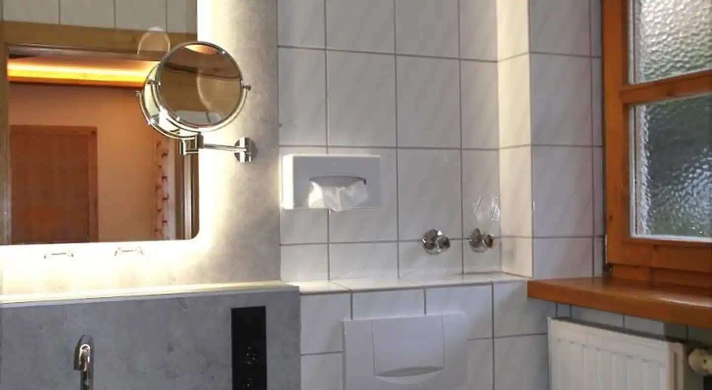 Mariandl - Zum Singenden Wirt Badezimmer