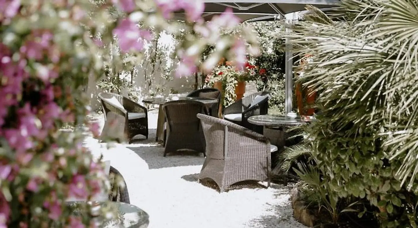 Idéal Séjour - Hôtel de charme et atypique Terrasse