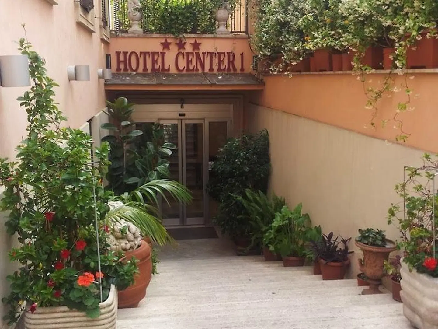 Hotel Center 1 EXTERIOR