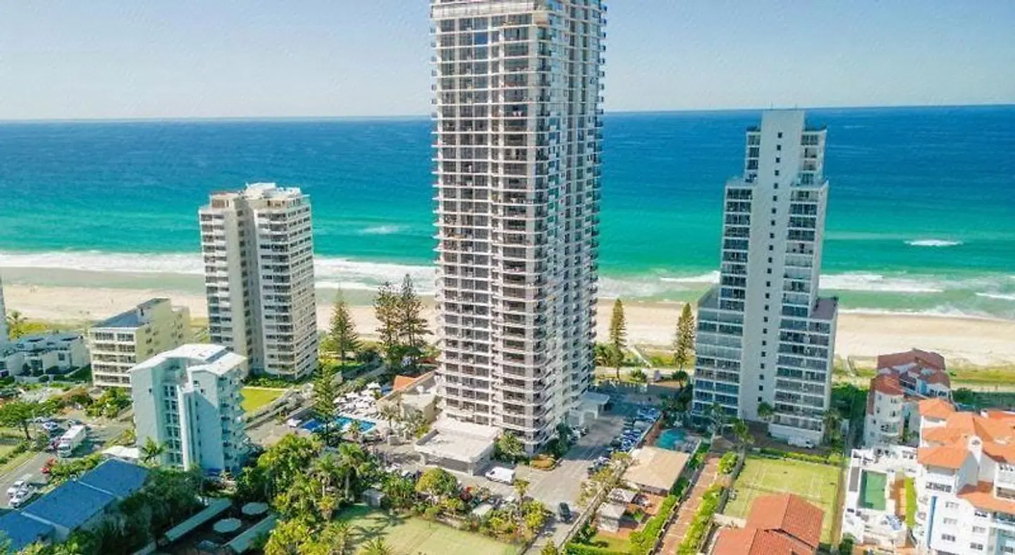 Surfers Aquarius EXTERIOR