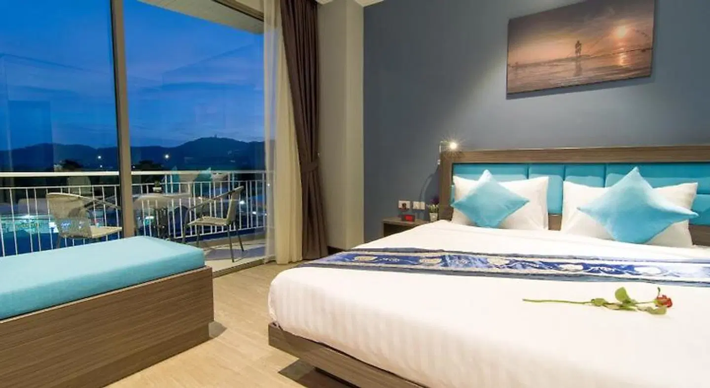 The Blue Hotel ROOM_EXAMPLE