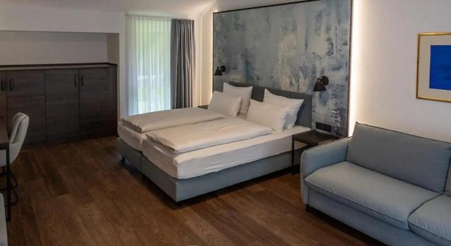 Hirsch ROOM_EXAMPLE