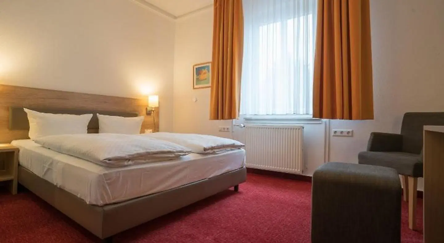 Hirsch ROOM_EXAMPLE