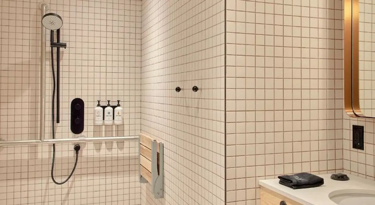 Ace Hotel Toronto Badezimmer