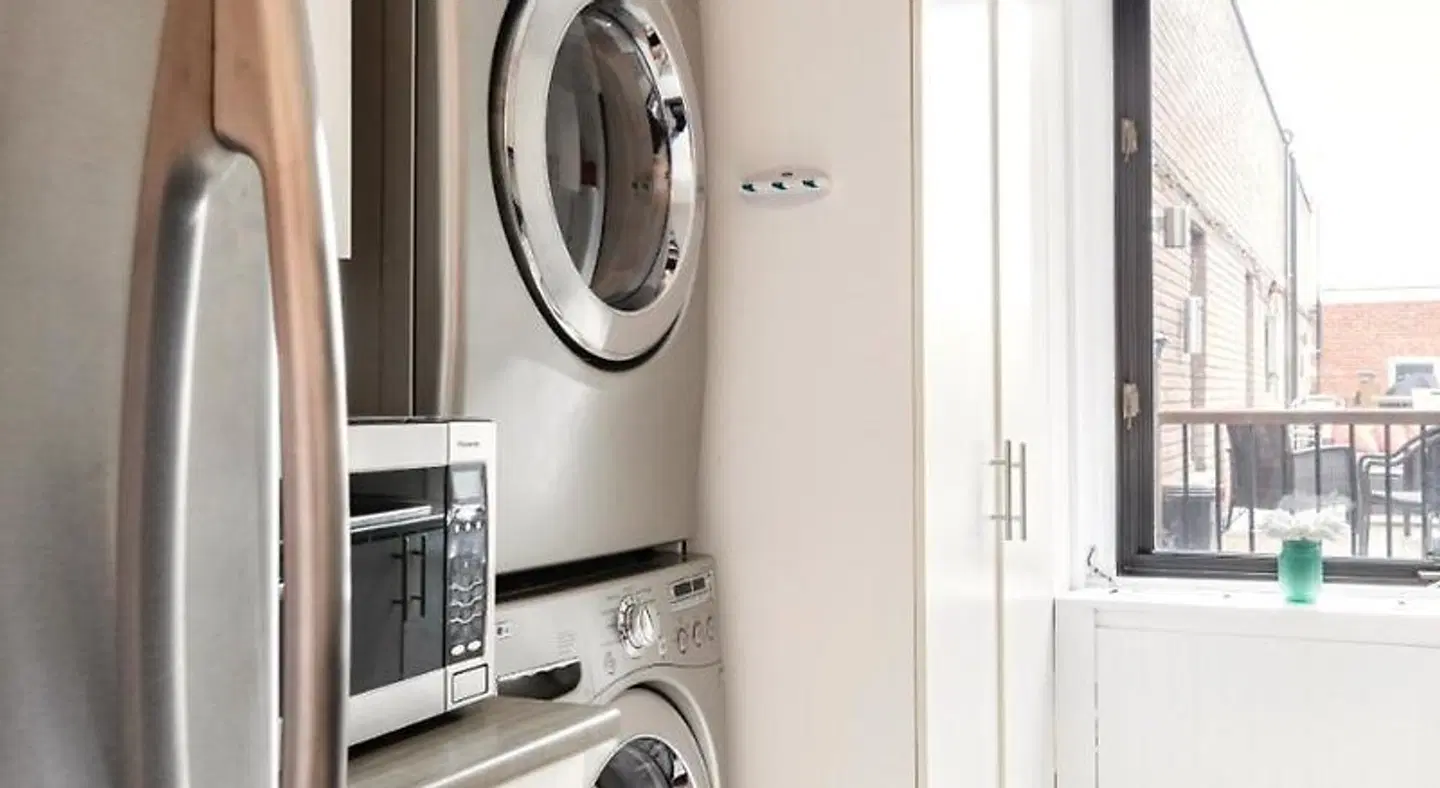 MTLVacationrentals-The Golden Kiss Badezimmer