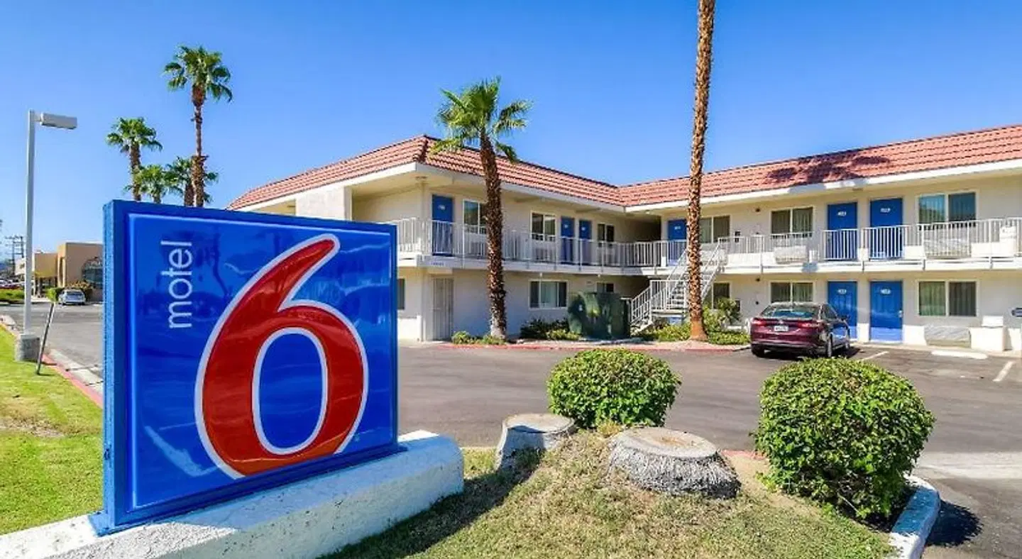 Motel 6 Rancho Mirage, CA - Palm Springs EXTERIOR