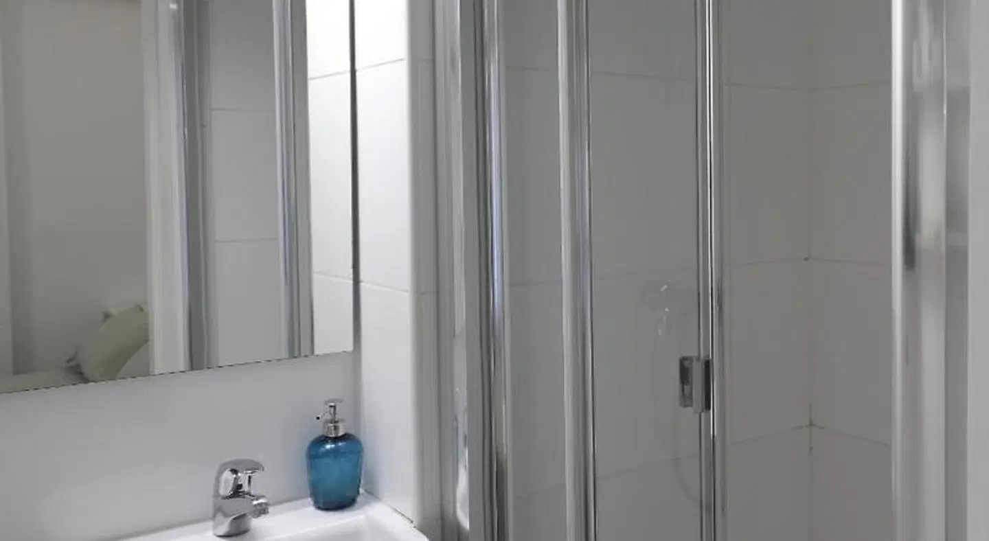 Hostal La Zona Badezimmer