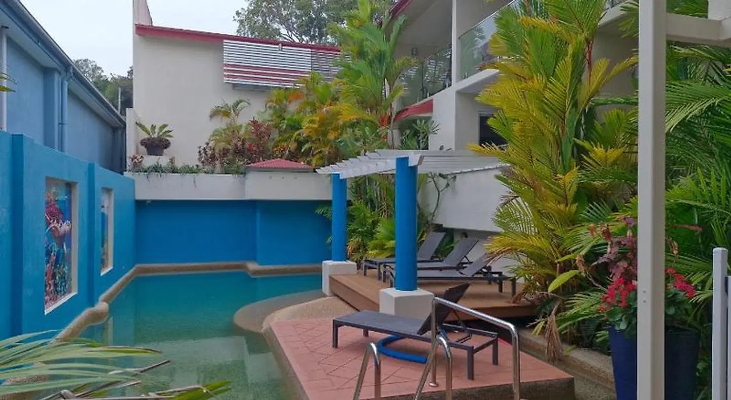 Macrossan House Boutique Holiday Apartments Terrasse