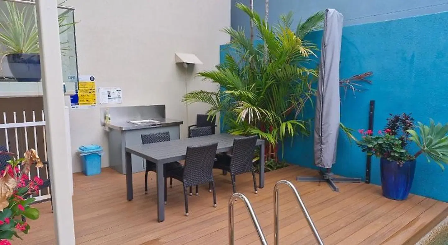 Macrossan House Boutique Holiday Apartments Terrasse