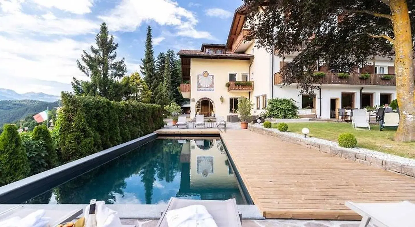 Solaia OUTDOOR_POOL