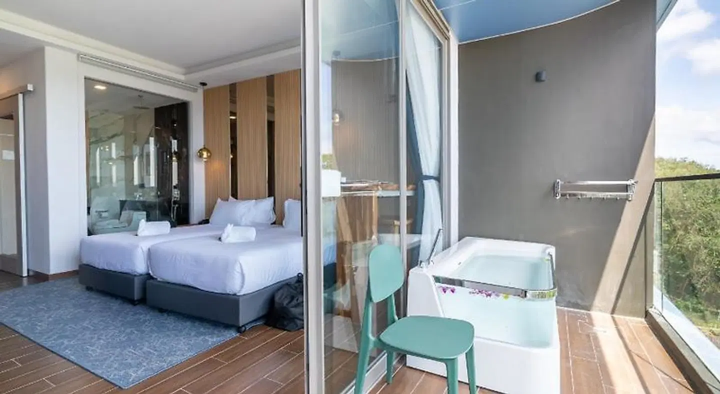 The Blue Hotel ROOM_EXAMPLE