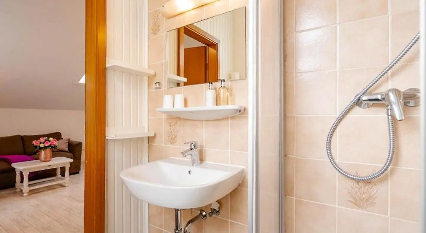 Pension Haus Lassen Badezimmer