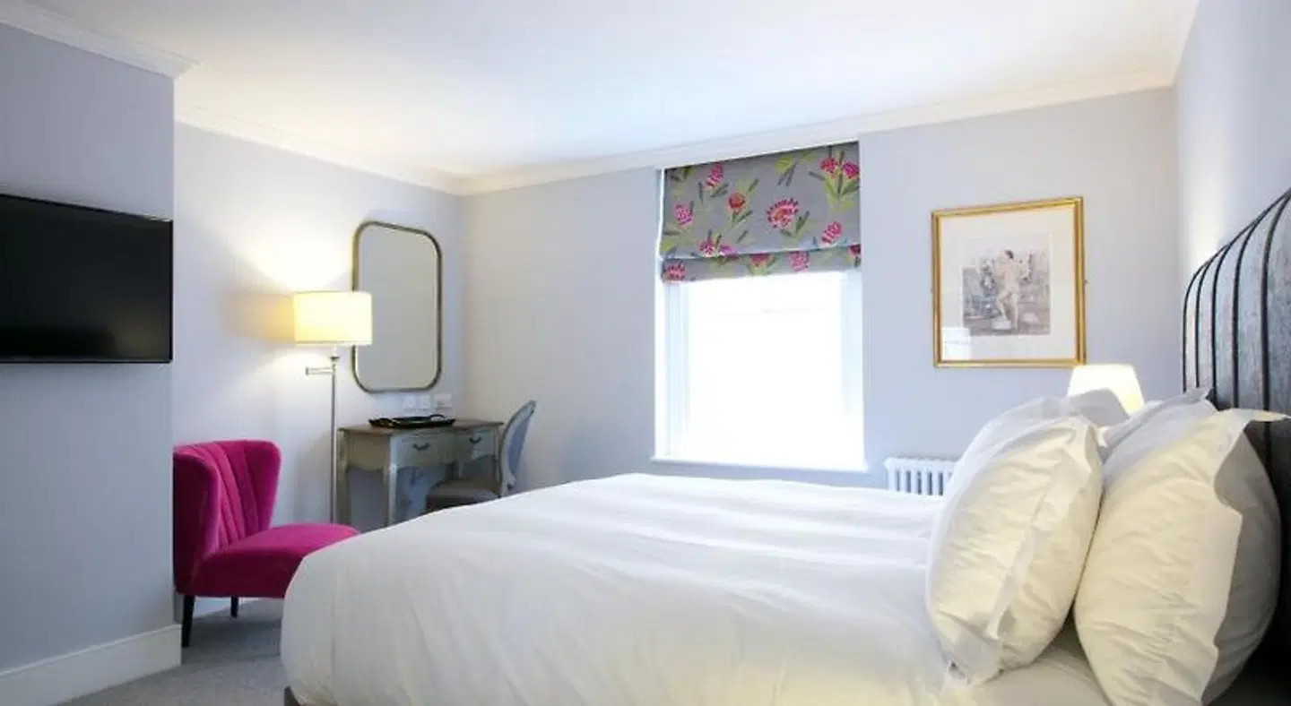 Eight ROOM_EXAMPLE