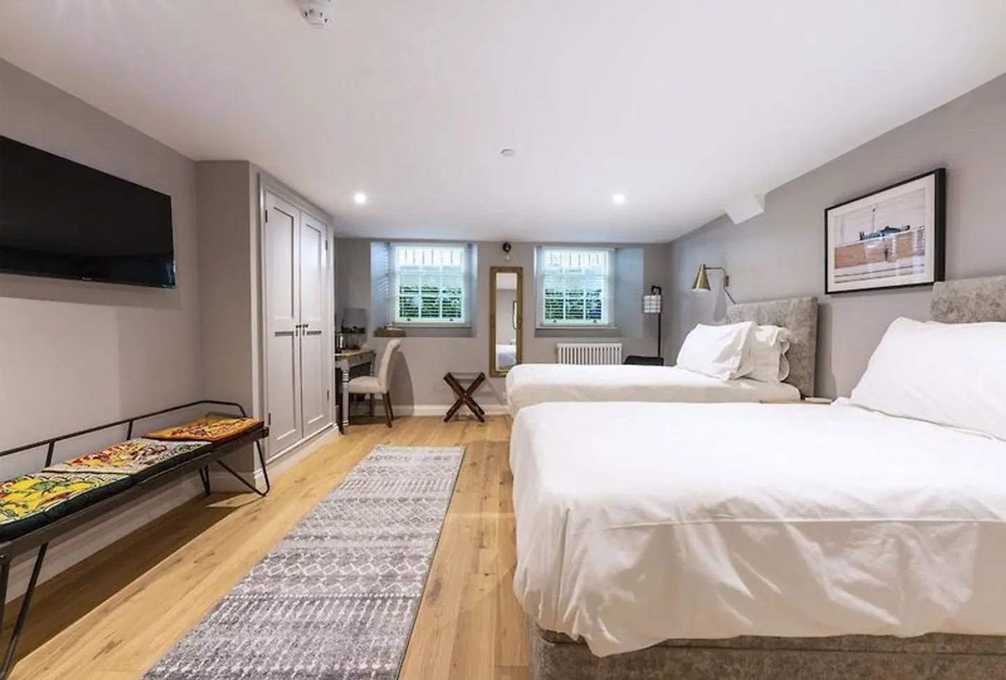Eight ROOM_EXAMPLE