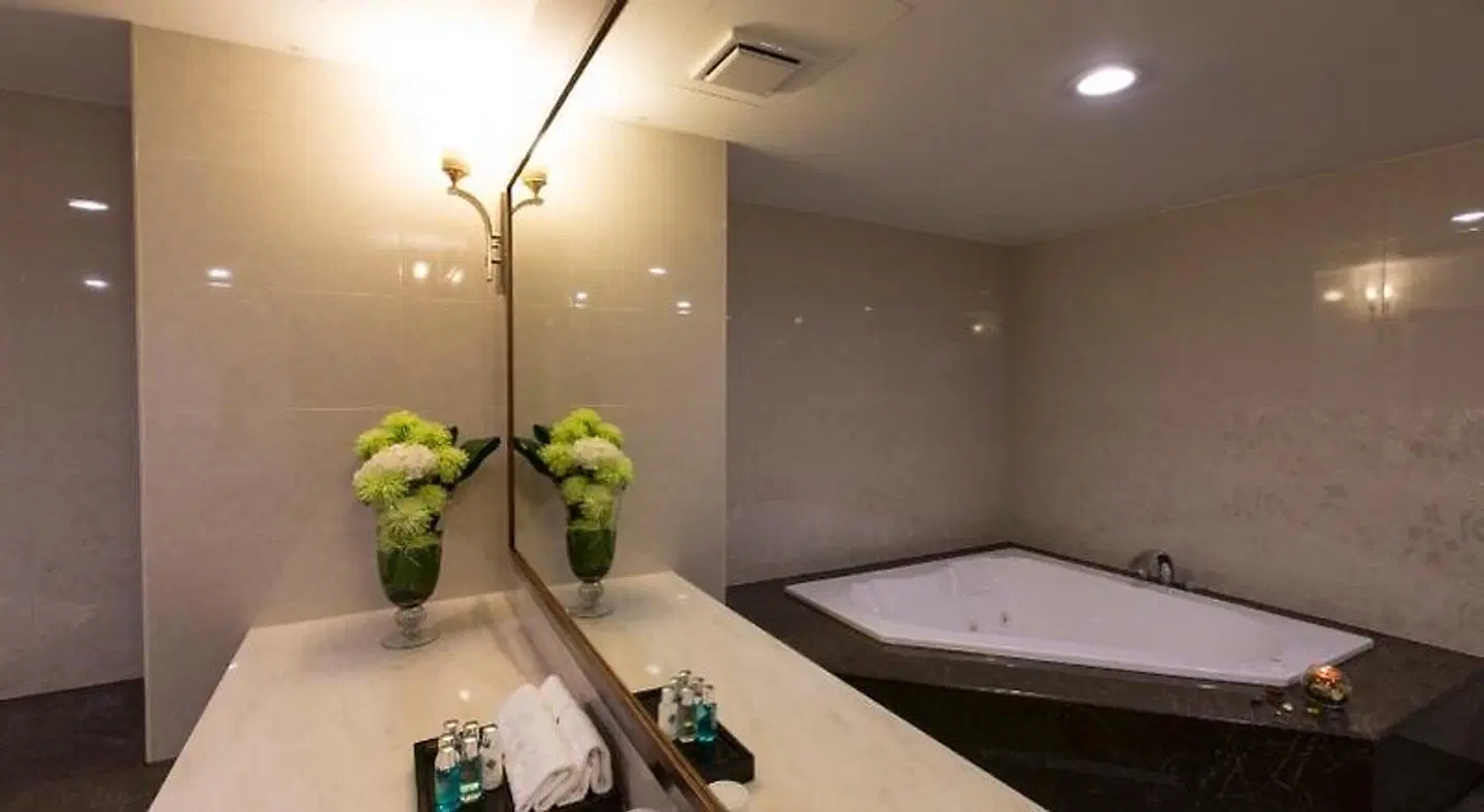 CHECK inn Taipei Neihu Badezimmer