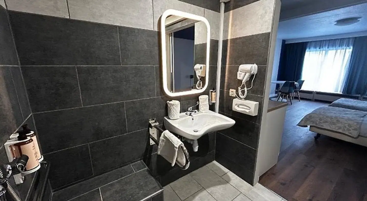 First Euroflat Hotel Badezimmer