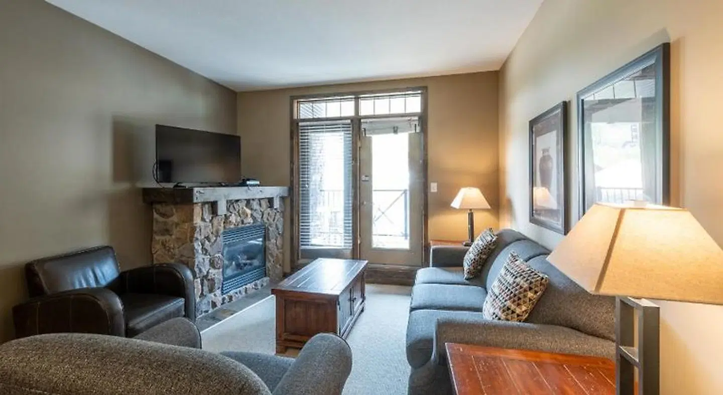 Glacier Mountaineer Lodge