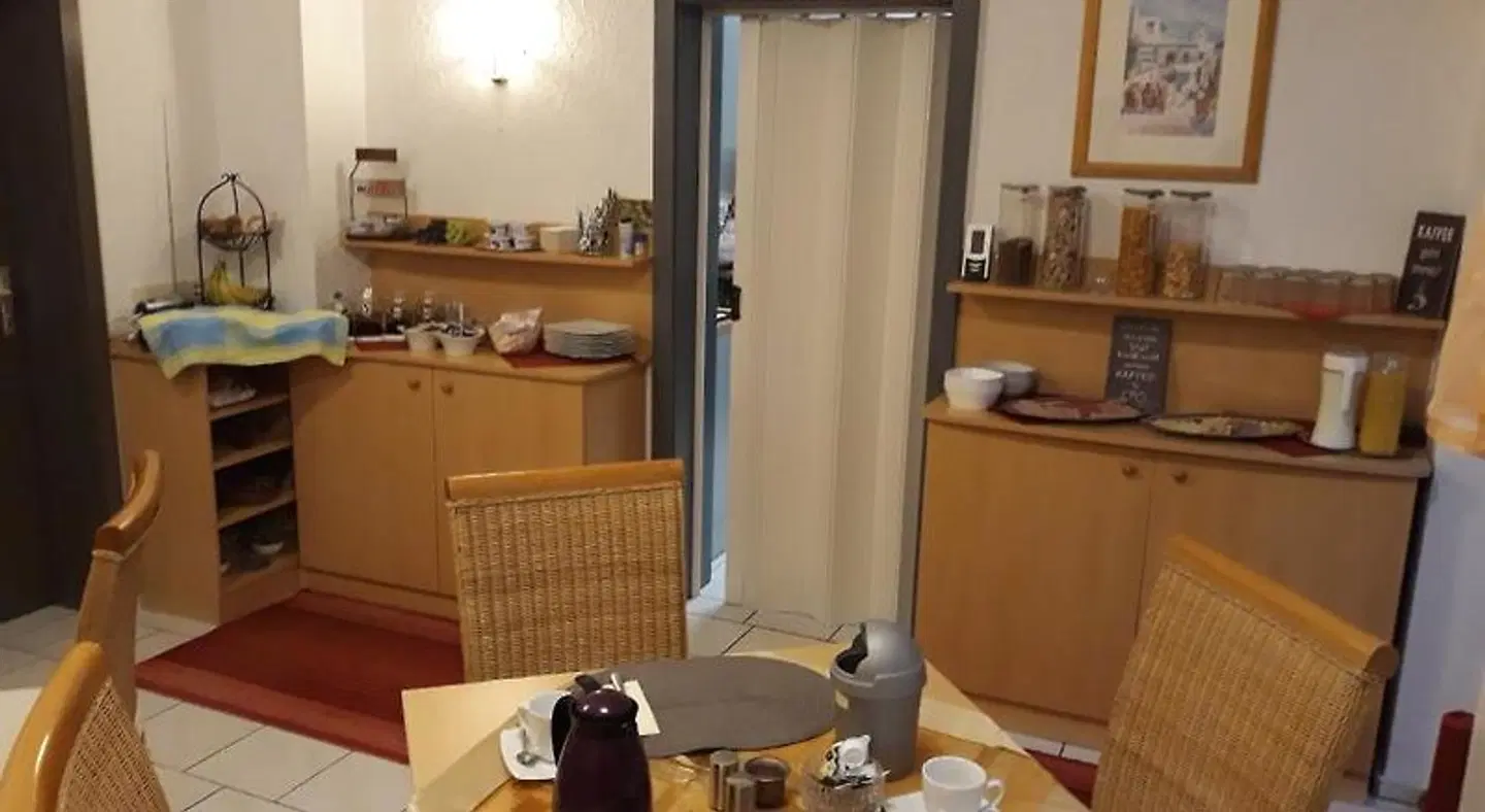 Tiffany ROOM_EXAMPLE