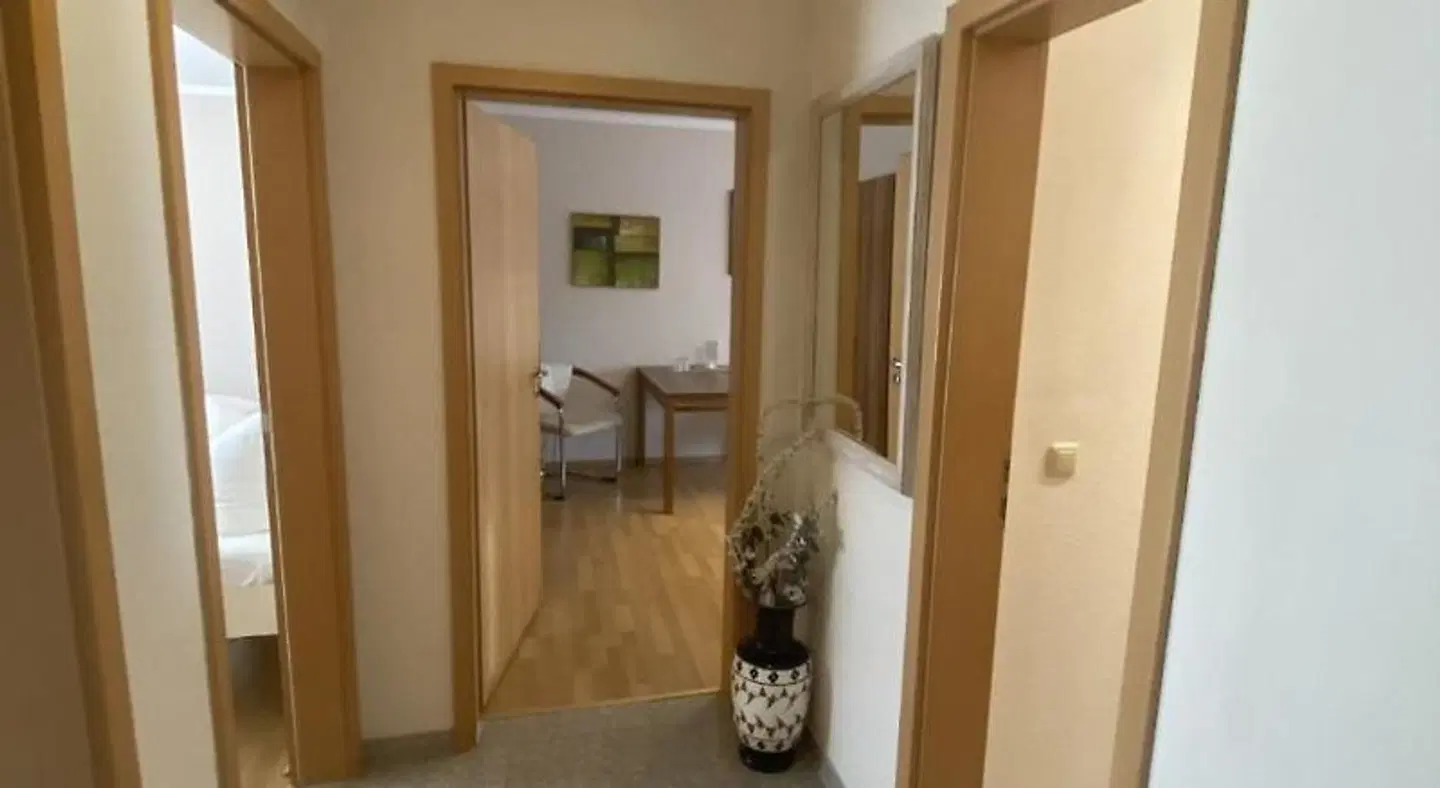 Matthias ROOM_EXAMPLE