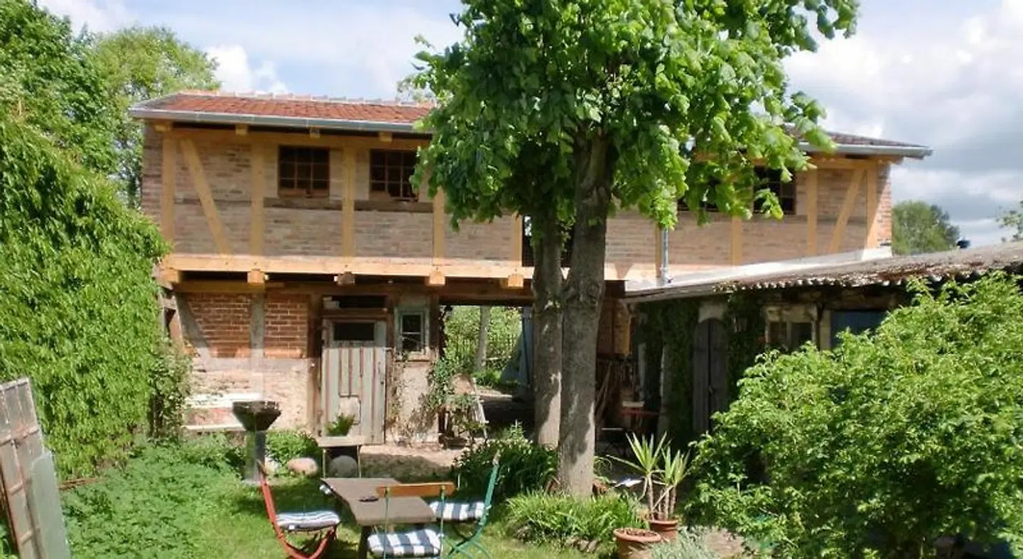 Anno-Nostalgia EXTERIOR