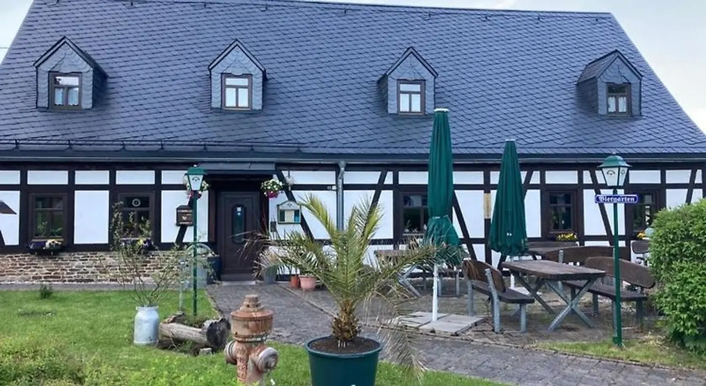 Wirtschaft & Pension Zum Huthaus Terrasse