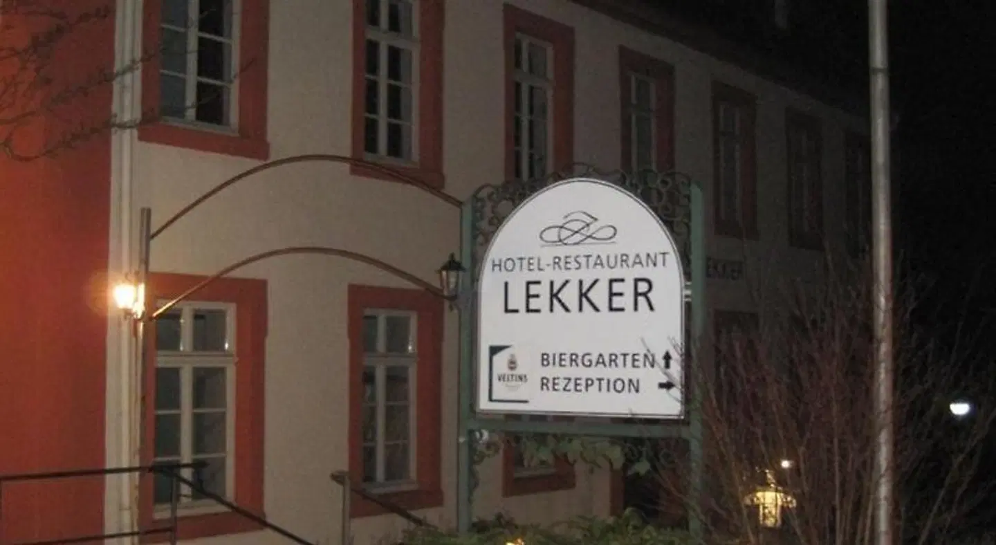 Hotel Restaurant Lekker EXTERIOR
