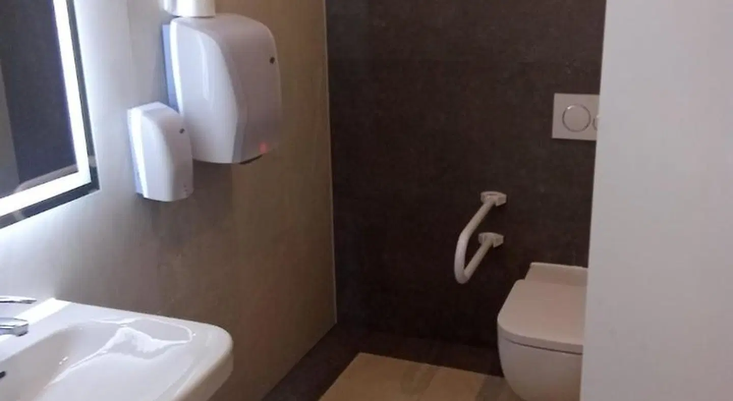 Hotel Business Bay das ehemalige Staycation Hotel Badezimmer