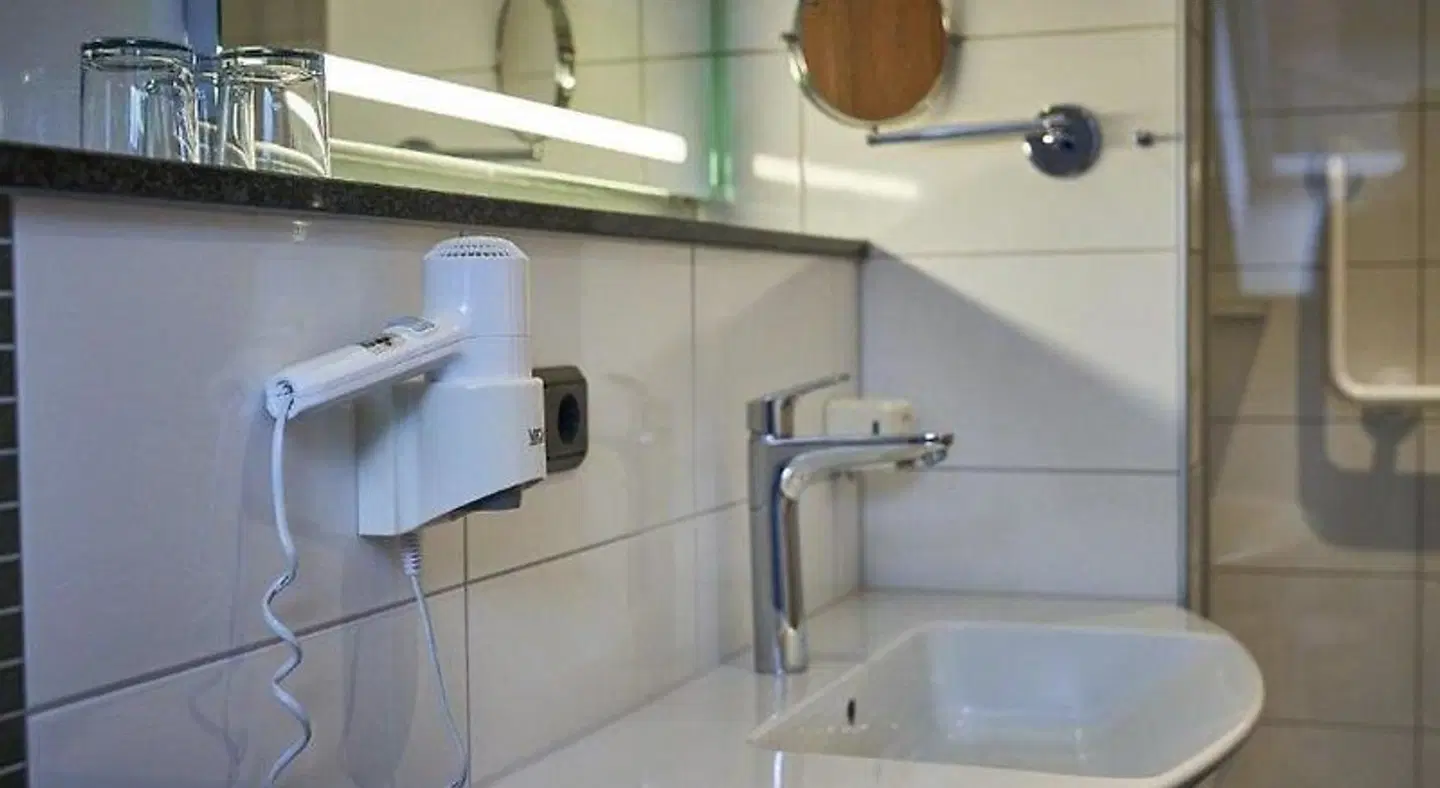 Zum Dallmayr Hotel Gasthof Badezimmer