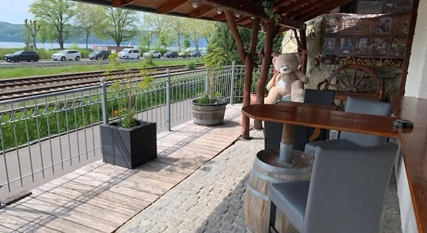 Gastehaus zum Felsen Terrasse