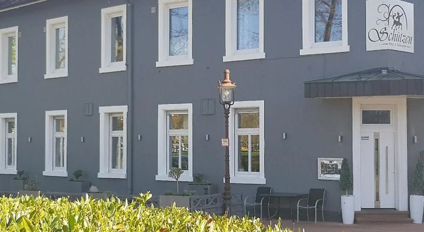 Hotel & Restaurant Schutzen EXTERIOR
