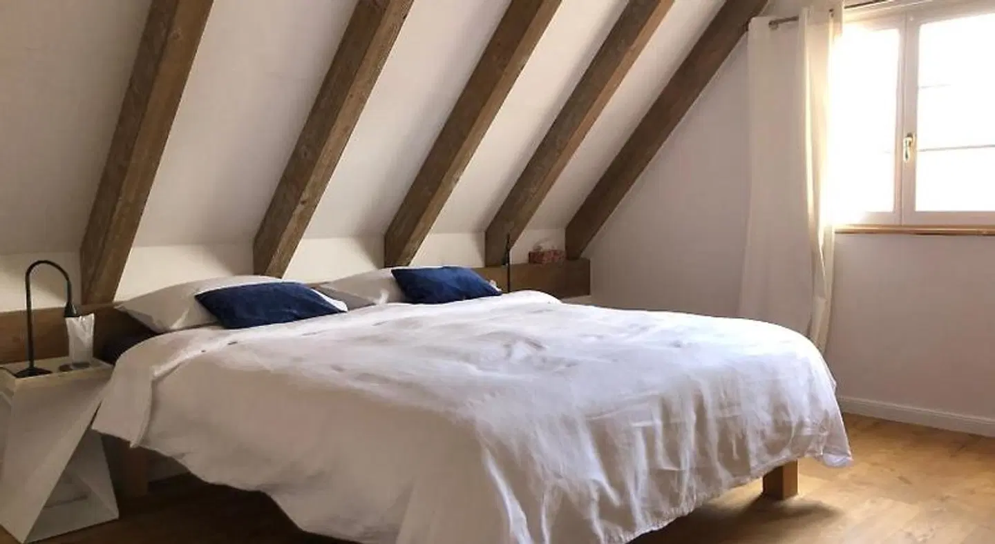 Grüne Bettlad ROOM_EXAMPLE