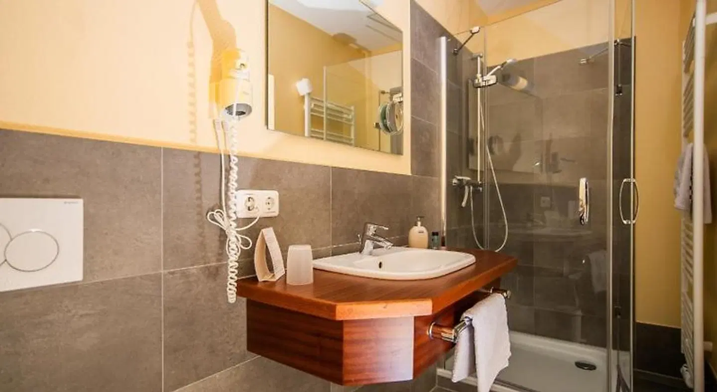 Hotel Garni Zur Alten Post Badezimmer