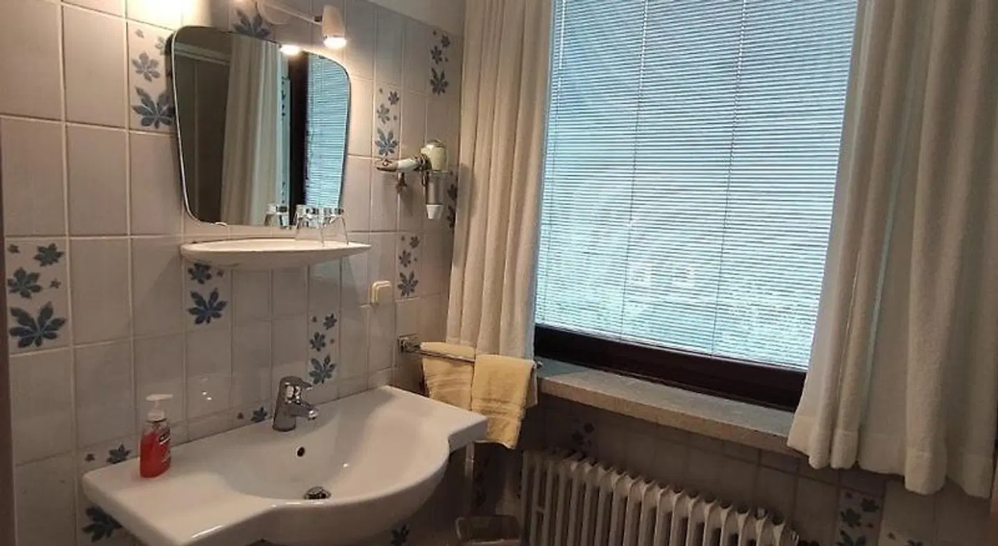 Condi Hotel Badezimmer